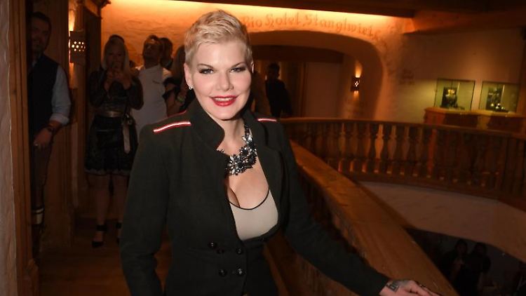 Melanie Müller zeigt sich trotz Corona kämpferisch.
