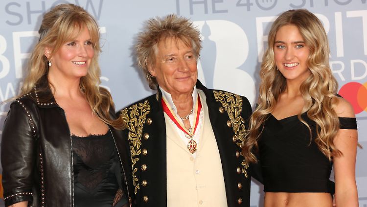 Rod Stewart mit seiner Ehefrau Penny Lancaster (l.) und Tochter Ruby Stewart.