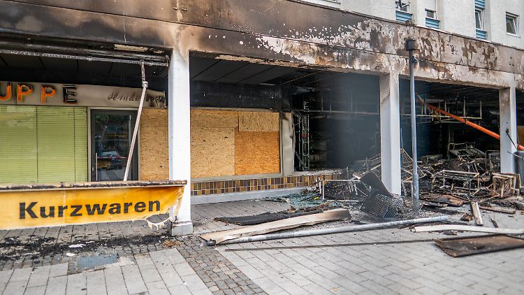 Das türkische Lebensmittelgeschäft in Waldkraiburg war Ende April angezündet worden. 