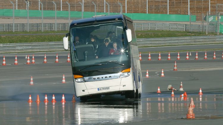 Aus der Bahn geraten: ESP kann solchen Situationen, zumindest teilweise entschärfen.
