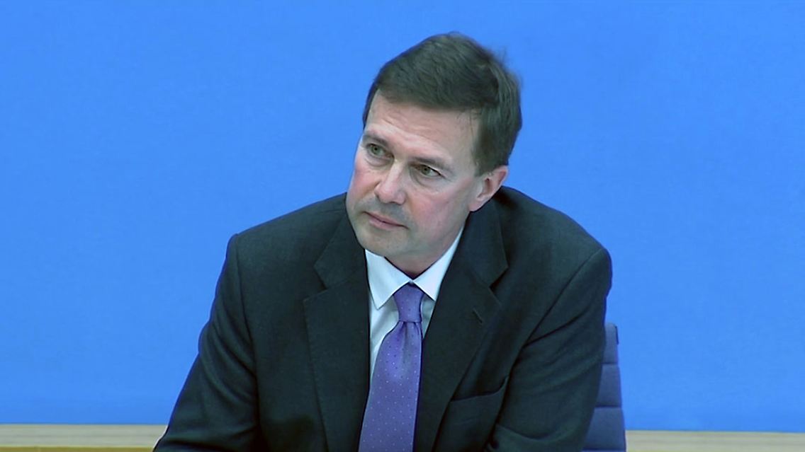 Steffen Seibert über Corona-Demonstrationen.jpg