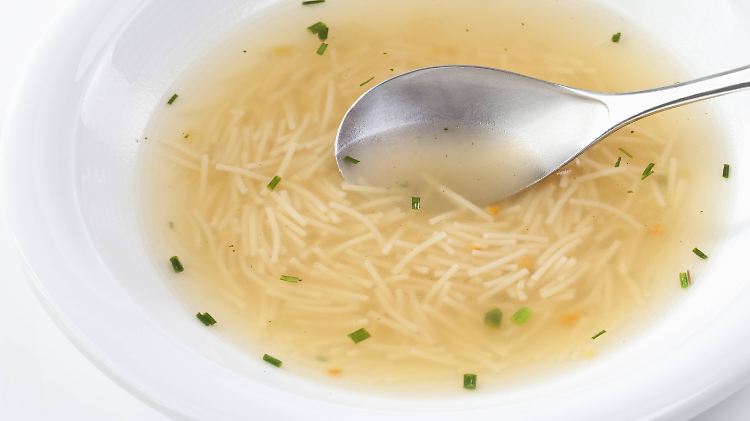 Wer vermutet beim Anblick einer Nudelsuppe schon einen Mordanschlag?