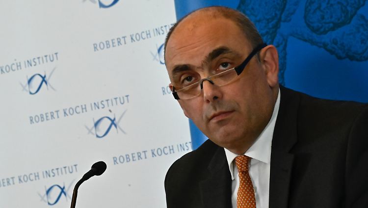 RKI-Vize Schaade kündigte einen "geglätteten" R-Wert an.