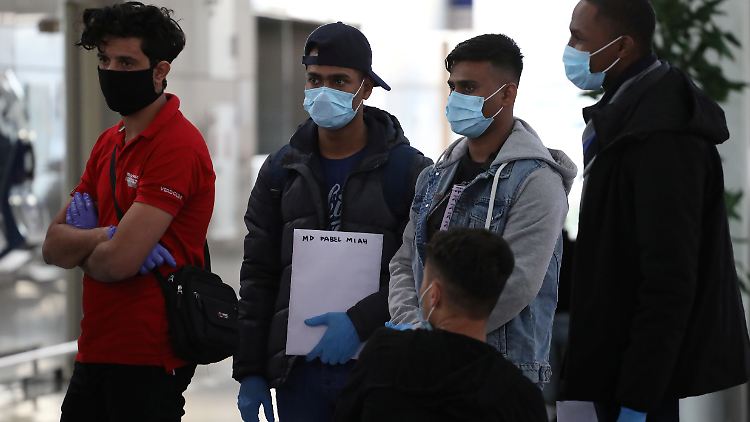 Wegen der Reisebeschränkungen im Zuge der Corona-Krise kommen derzeit weniger Flüchtlinge in die EU.