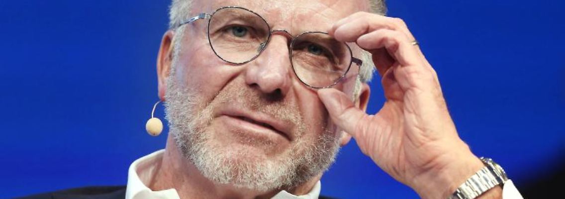 Der Vorstandsvorsitzende vom FC Bayern München Karl-Heinz Rummenigge. Foto: Roland Weihrauch/dpa/Archivbild