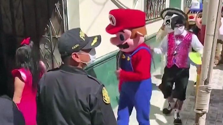 Maskottchen Perus festgenommen.JPG