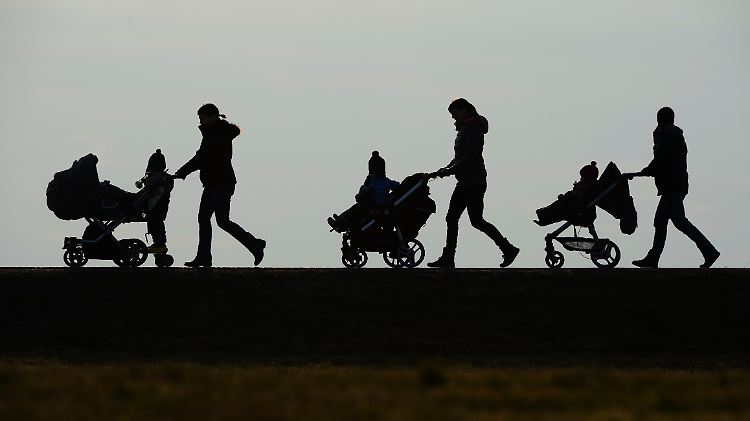 Zahlt Österreich zu wenig Kindergeld?