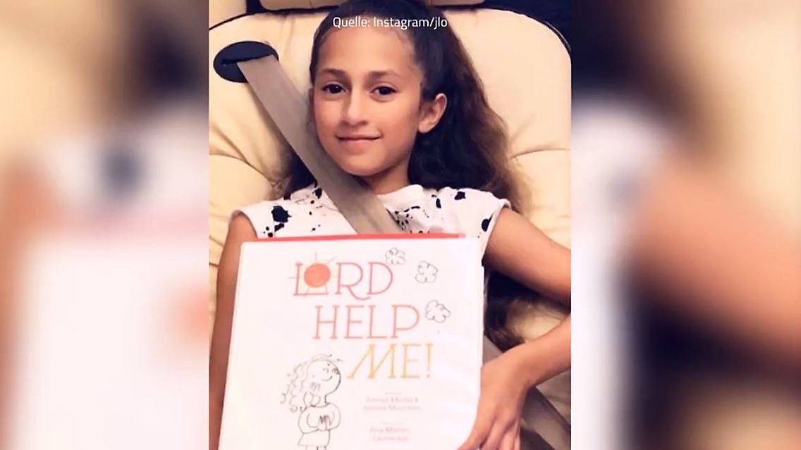 Jennifer Lopez Tochter Buch.JPG