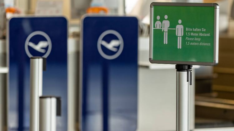 Der Reisewarnung zum Trotz bietet die Lufthansa wieder touristische Auslandsflüge an.