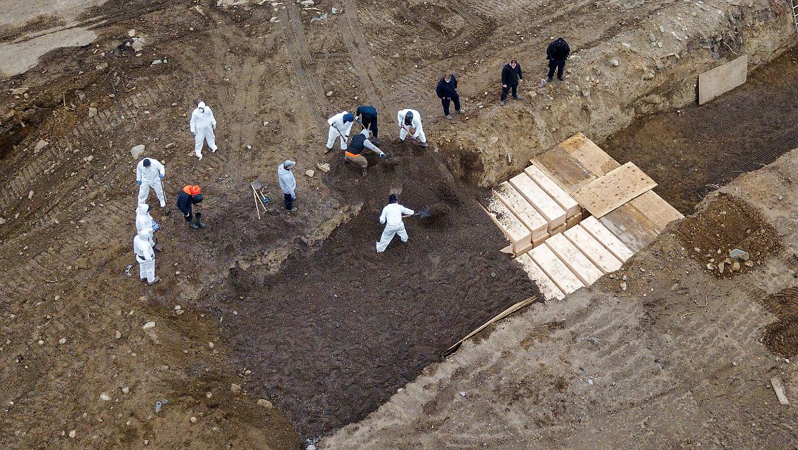 2020-04-09T000000Z_85340180_RC241G98EJTM_RTRMADP_3_HEALTH-CORONAVIRUS-USA-HART-ISLAND.JPG