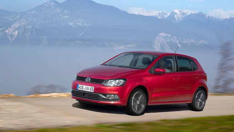 Seit mehr als 40 Jahren ist der VW Polo der kleine Bruder vom Golf. Über die Jahre ist er gewachsen und als Gebrauchter gefragt.