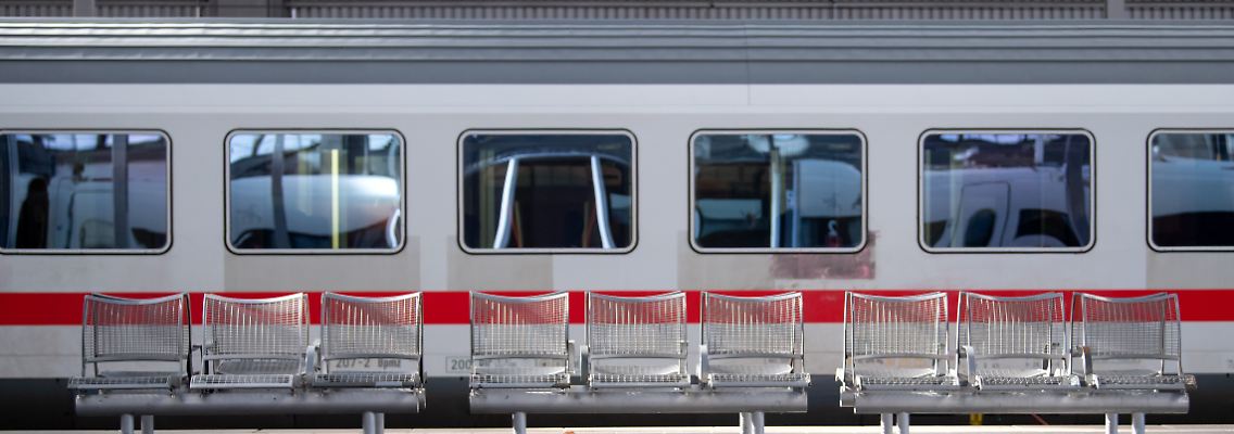 Es geht wieder mal um viel Geld. Interne Papiere belegen, wie schwer die Coronapandemie die Bahn getroffen hat.