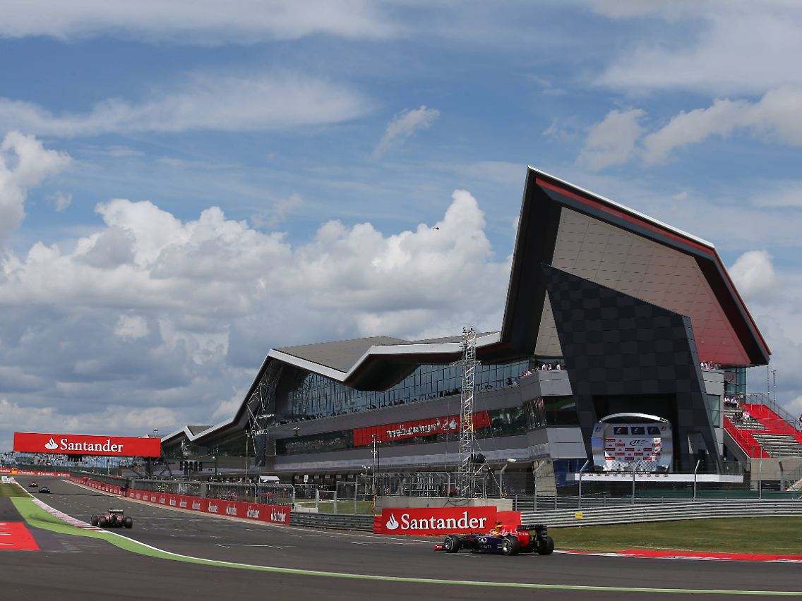 Silverstone steht gleich zweimal auf dem Programm.