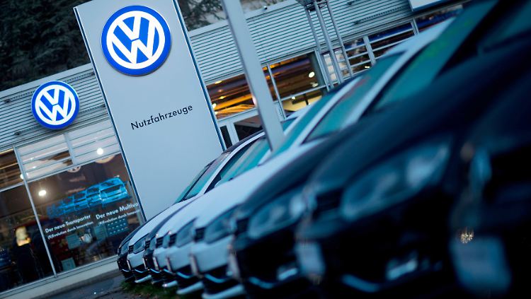 Im April waren vielerorts Autohäuser geschlossen.