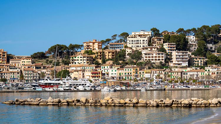 Deutsche Immobilienbesitzer müssen sich weiter in Geduld üben. Trotz der Corona-Einschränkungen wollen sie auf die spanische Insel gelassen werden.