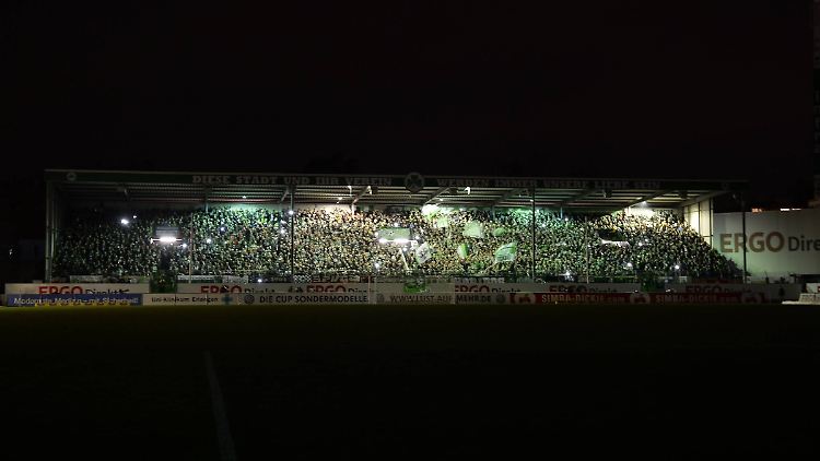 Sieht die Bundesliga am Montag schwarz? Ob die Partie Werder-Leverkusen übertragen werden kann, ist noch immer nicht klar.