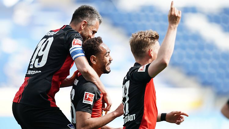 Hertha jubelt wie auch vor der Corona-Pause, dabei will die DFL solche Szenen verbieten.