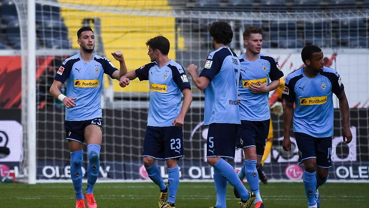Lockerer Sieg in Frankfurt: Borussia Mönchengladbach siegt dank zwei früher Tore.