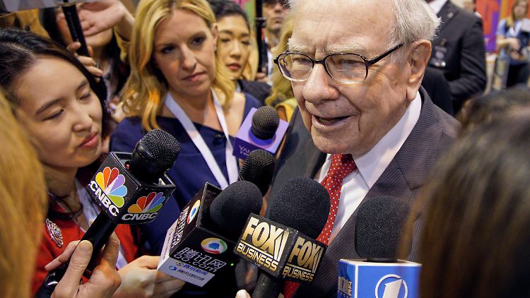 Verpasst er eine große Chance? Kult-Anleger Warren Buffett mag derzeit noch nicht wieder am Aktienmarkt investieren.