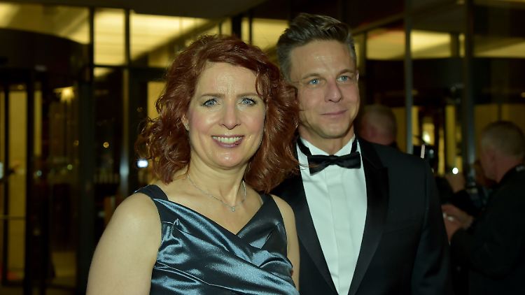 Monica Lierhaus hadert mit ihrer einstigen Entscheidung, sich operieren zu lassen. Mit den Folgen der Operation kämpft sie auch zehn Jahre danach noch.