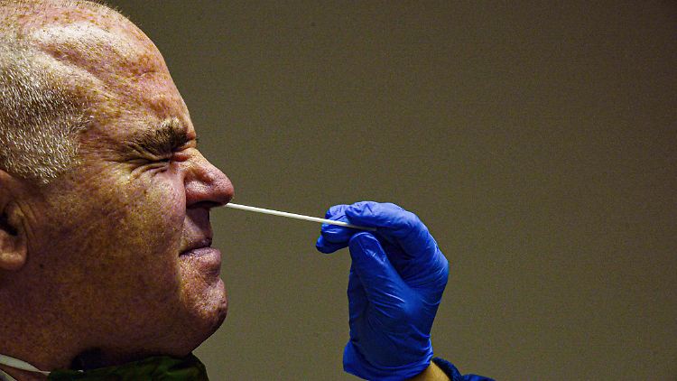 Ein Labortest auf Covid-19 ist unangenehm, aber die zuverlässigste Art, eine Infektion nachzuweisen.