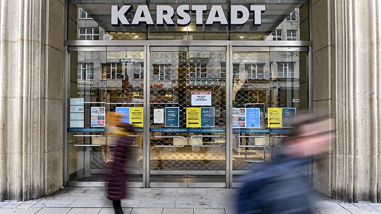 "Es gibt Warenhäuser, die sich nicht profitabel betreiben lassen, selbst wenn das Unternehmen keinen Cent Miete zahlen müsste", sagt Sanierungsexperte Kebekus.
