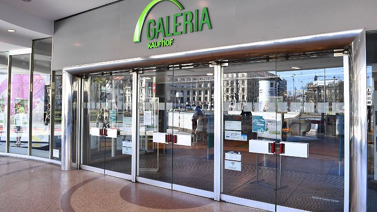 Galeria Karstadt Kaufhof schließt mehr als ein Drittel seiner Filialen, fast 6000 Beschäftigte dürften ihren Job verlieren.