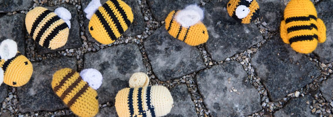 Bienen gehäkelt.jpg