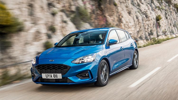 Der Ford Focus ist über die Jahre als echter Golf-Gegner ins Abseits geraten. Unterdessen ist er auch noch viel teurer.