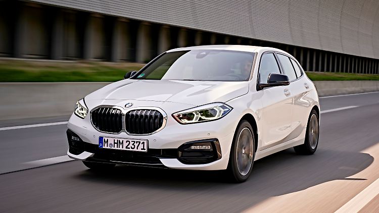 Der Teuerste unter den Kompakten ist der 1er BMW. Aber hier wird ja neben der Basis auch die "Freude am Fahren" verkauft.