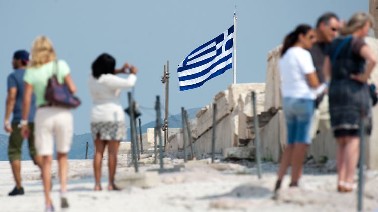 Die Akropolis ist seit Montag wieder für Besucher geöffnet. So viele wie in diesem Bild von 2012 werden zunächst aber nicht erwartet.
