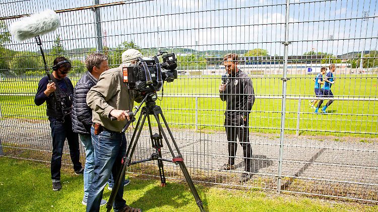 Der FC Carl Zeiss Jena soll selbst klären, ob er nicht doch Heimspiele bestreiten kann.