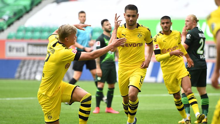 Raphael Guerreiro traf in der Vorwoche doppelt im Revierderby und legte nun Wolfsburg nach.