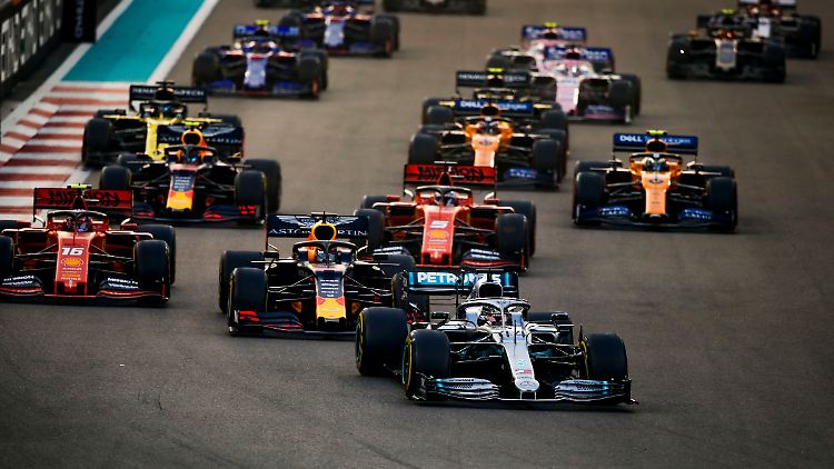 Mercedes, Red Bull, Ferrari: Seit 139 Rennen hat immer ein Fahrer dieser drei Teams die Zielflagge als Erster gesehen.
