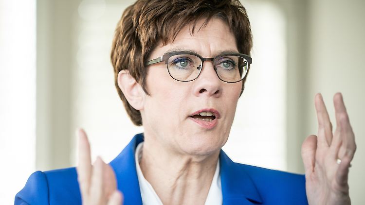 Kramp-Karrenbauers Amtszeit als CDU-Chefin soll im Dezember nach zwei Jahren enden.