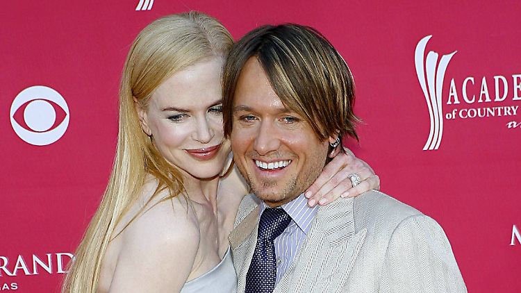 Kidman hilft wo sie kann, zu Hause oder ehrenamtlich. Man(n) kann schließlich nicht alles können ...
