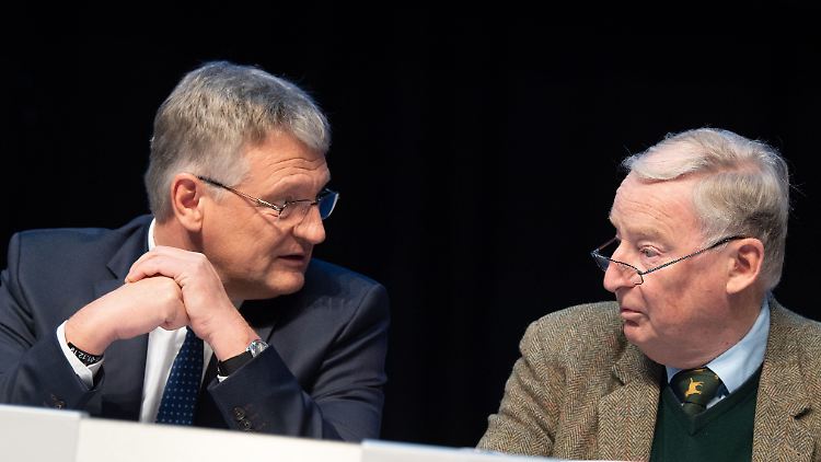 In der AfD ist nach dem Rauswurf von Andreas Kalbitz ein offener Streit zwischen dem Ehrenvorsitzenden Alexander Gauland (r.) und Parteichef Jörg Meuthen ausgebrochen.