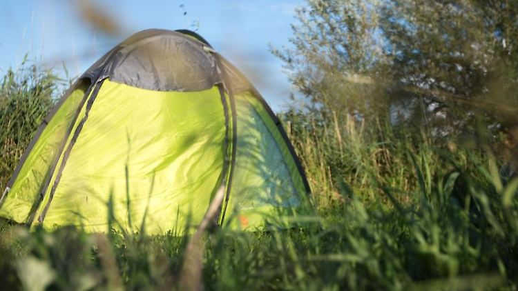 Es gibt große Unterschiede bei den Preisen von Campingplätzen. Nutzen Sie Vergleichsseiten für einen besseren Überblick.