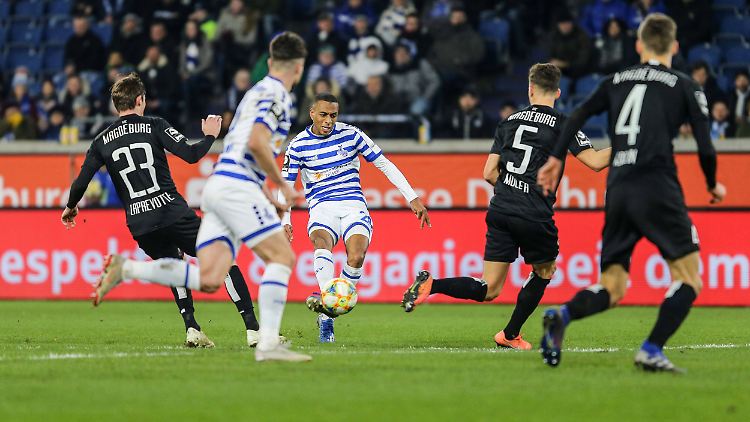 Der MSV Duisburg geht als Tabellenführer in die verbleibenden elf Spieltage.