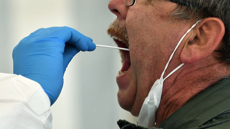 Bei einem Patienten erwiesen sich die Rachenabstriche als nicht hilfreich (Symbolbild).