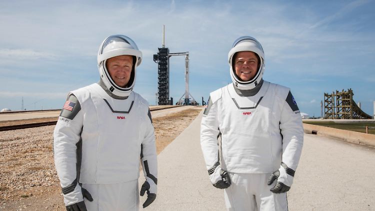 Die Astronauten Robert Behnken und Douglas Hurley könnten bald schon auf der ISS sein.