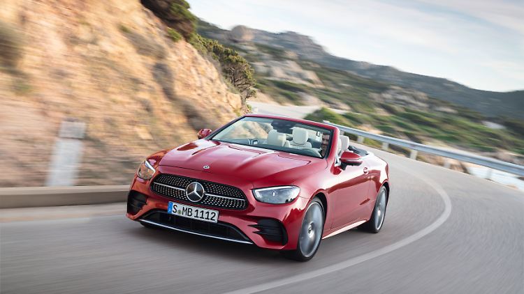 Vor allem die Front hat Mercedes bei E-Klasse Cabrio und Coupé mit dem Facelift verändert.