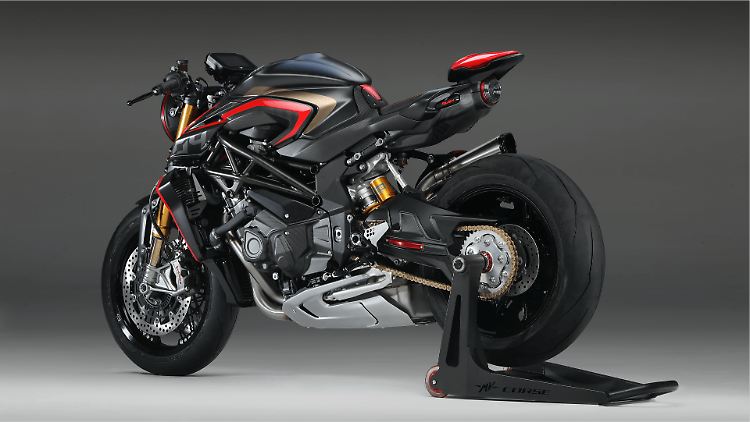 Die MV Agusta Rush 1000 fährt auf MotoGP-Niveau und ist mit 34.000 Euro alles andere als ein Schnäppchen.