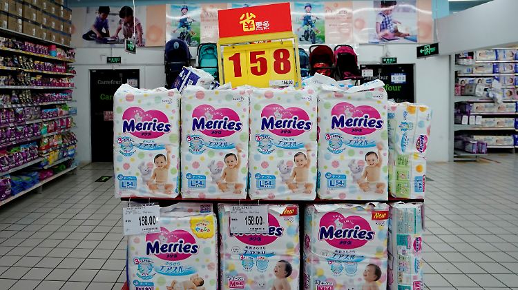 Manche Firmen finanzieren ihre Windelproduktion über den Verkauf von Masken.