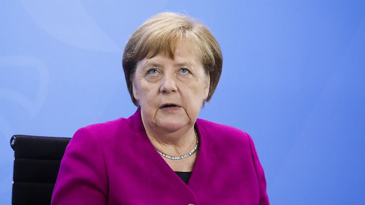 Zweifelsfrei "wird auch Russland uns während der EU-Ratspräsidentschaft weiter beschäftigen", sagte Merkel.