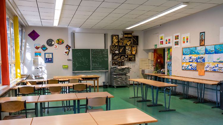 Mehrere Bundesländer haben angekündigt, dass zumindest an Grundschulen die Schüler wieder in voller Klassenstärke unterrichtet werden sollen. 