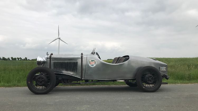 Die sportive Aluminium-Karosserie im Renntrimm der Dreißigerjahre sieht auch heute noch richtig gut aus