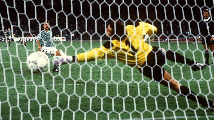 Zu spät losgesprungen, der Peter Shilton.