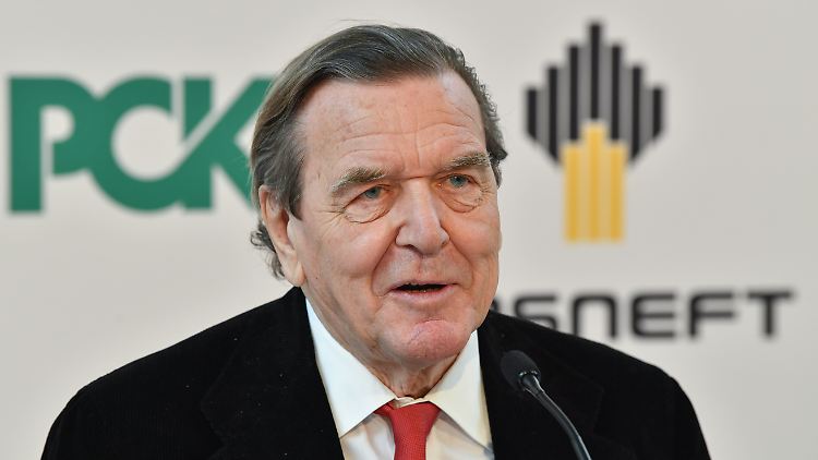 Schröder ist Aufsichtsratchef des russischen Ölkonzerns Rosneft.