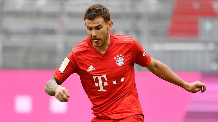 Nach 45 Minuten war der Arbeitstag von Lucas Hernández gegen Fortuna Düsseldorf schon wieder beendet.